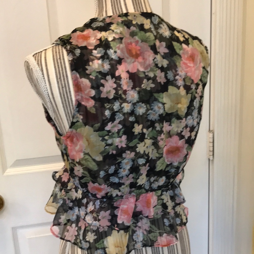 Ruffle Crop Top - Picture 3 of 4